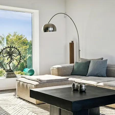 Nordic Summer House By The Water In Nyaraló