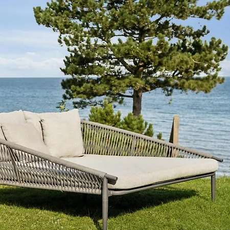 Nordic Summer House By The Water In Nyaraló Dronningmølle
